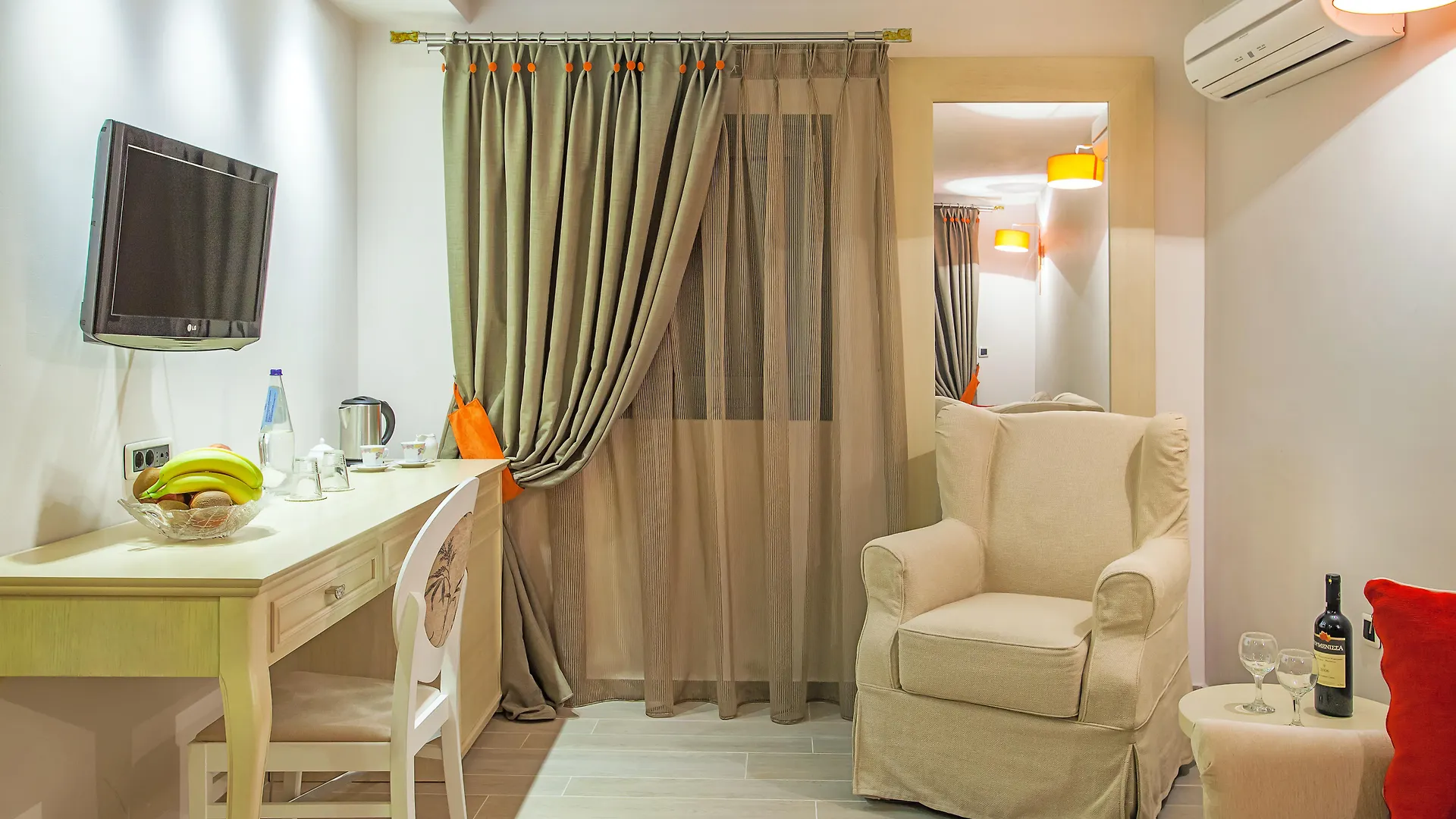 Core Hotel Polychrono